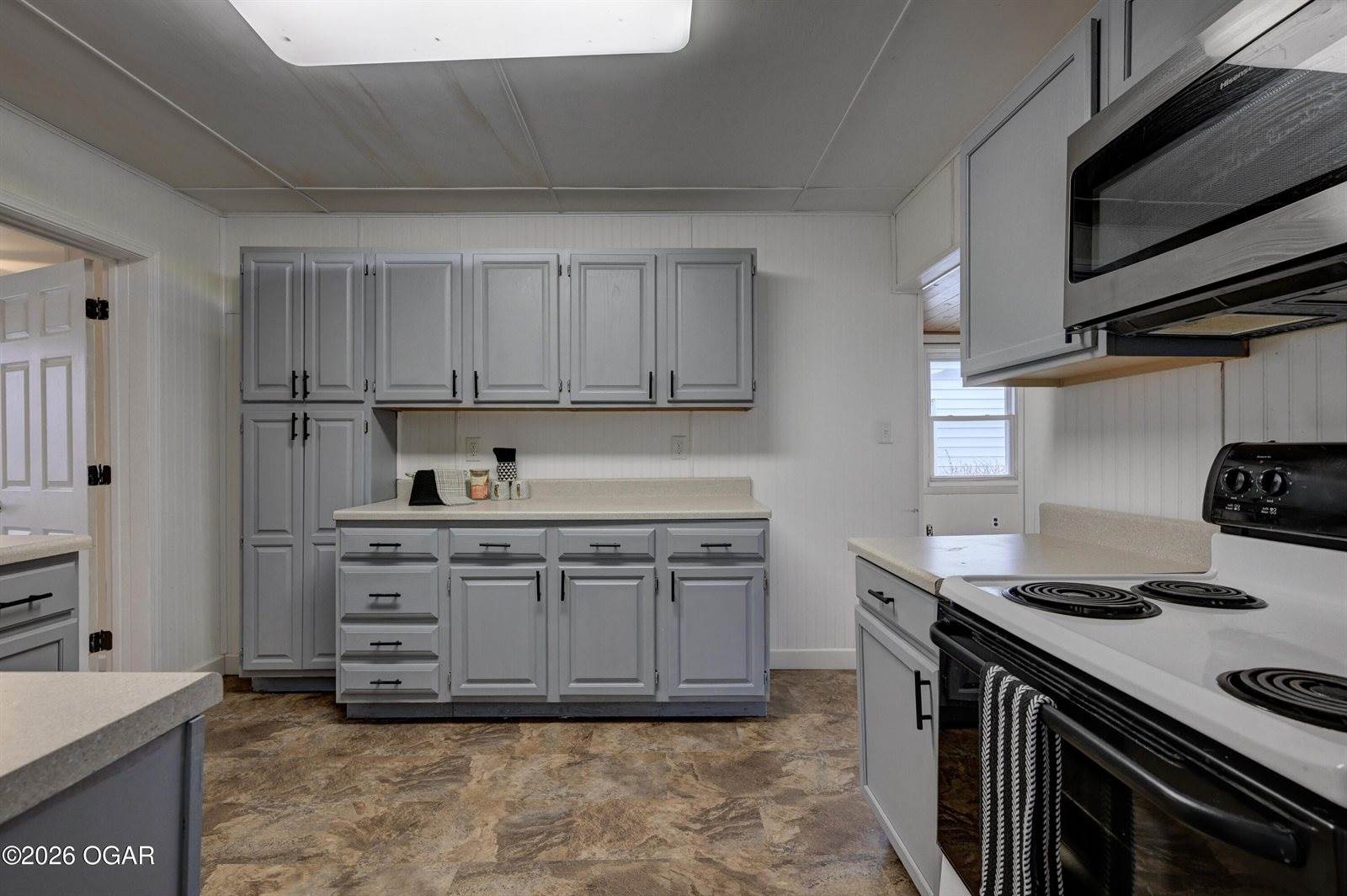 1321 West Nelson Street, Webb City, MO 64870
