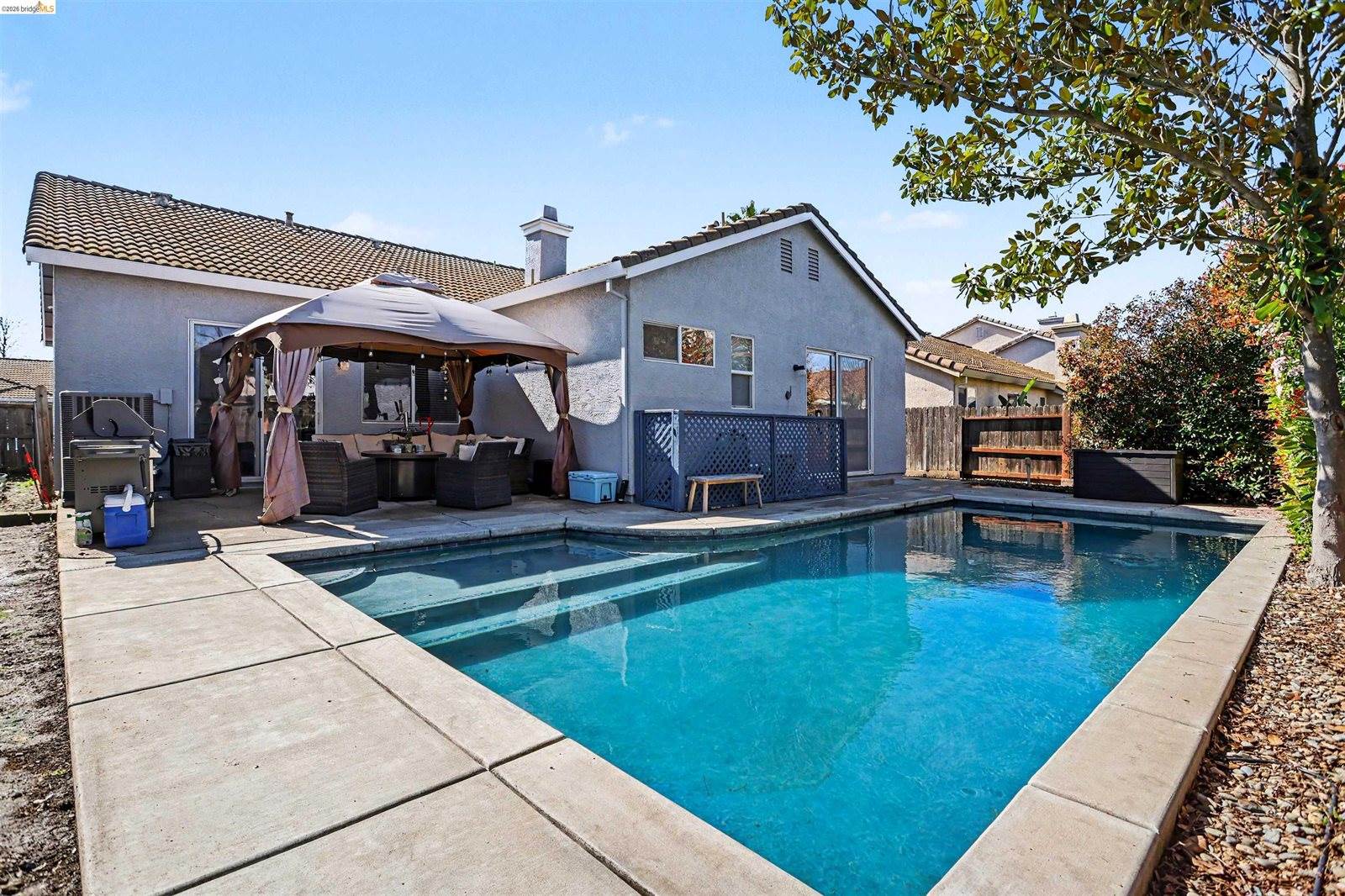 193 Mike Gartrell Cir, Sacramento, CA 95835