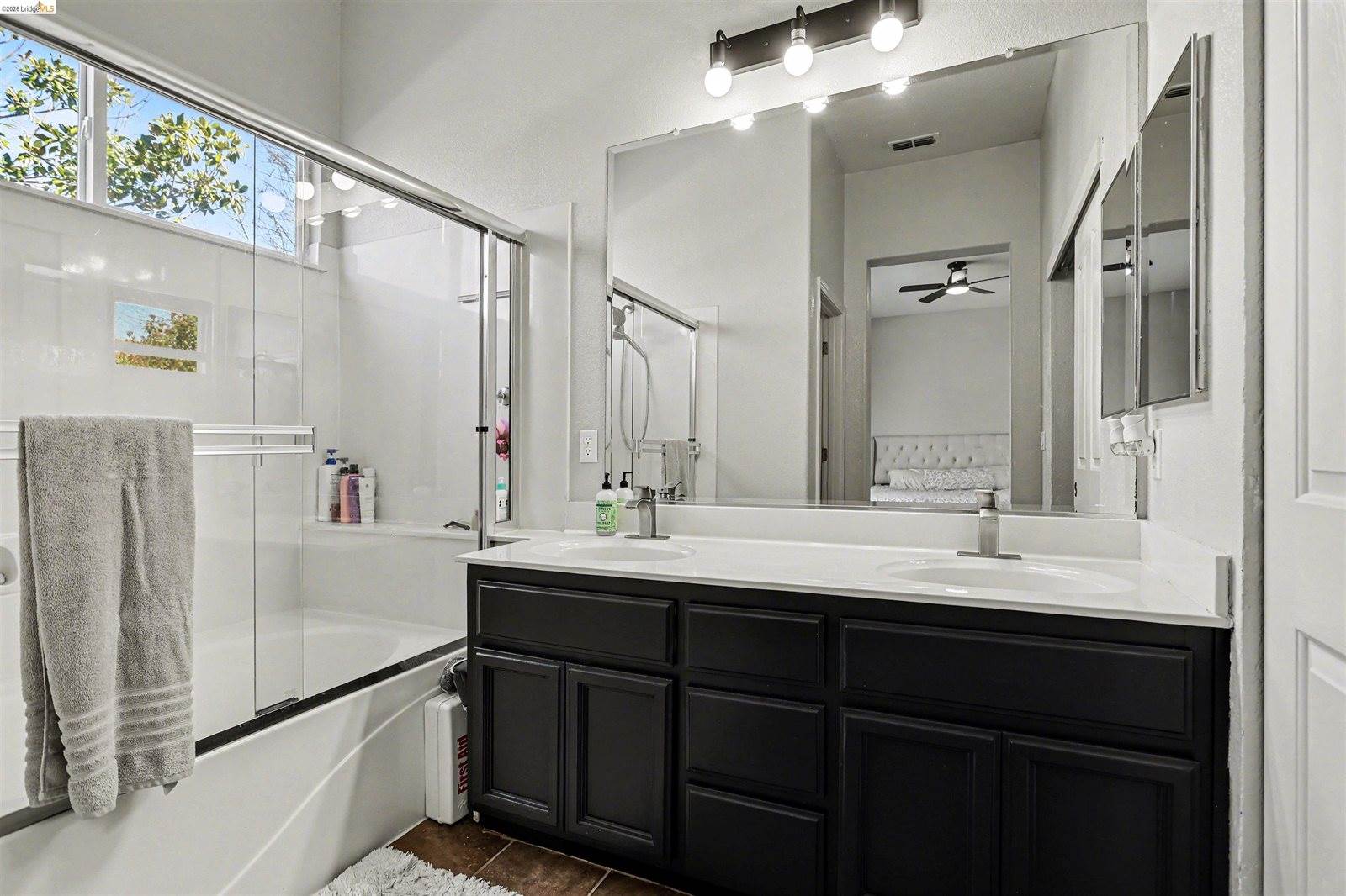 193 Mike Gartrell Cir, Sacramento, CA 95835