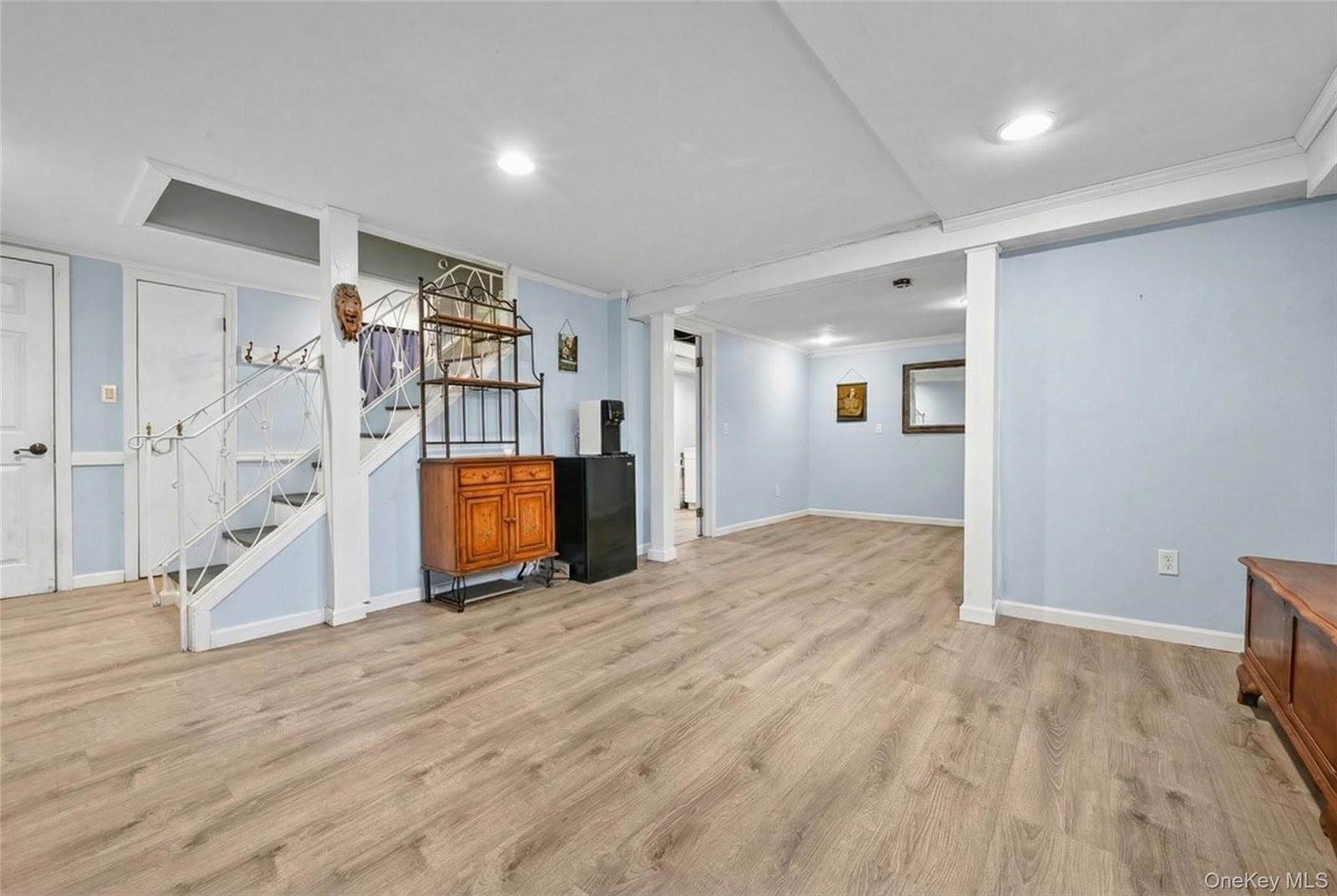 67 Kissam Lane, Oyster Bay, NY 11545