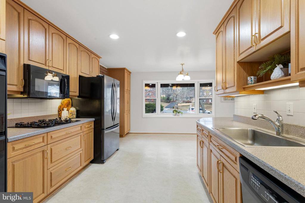 11705 Devilwood Court, Potomac, MD 20854