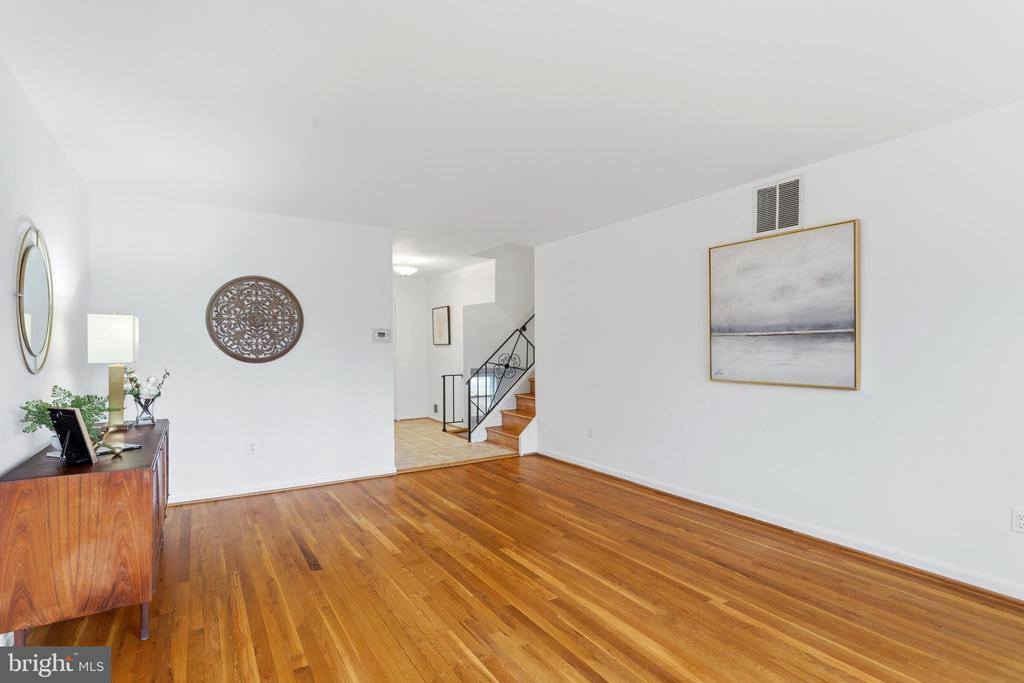 11705 Devilwood Court, Potomac, MD 20854