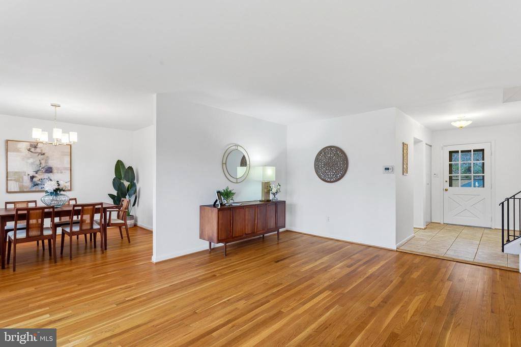 11705 Devilwood Court, Potomac, MD 20854