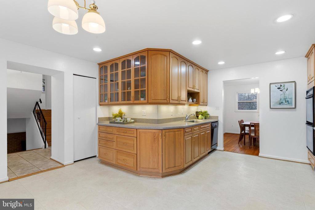 11705 Devilwood Court, Potomac, MD 20854