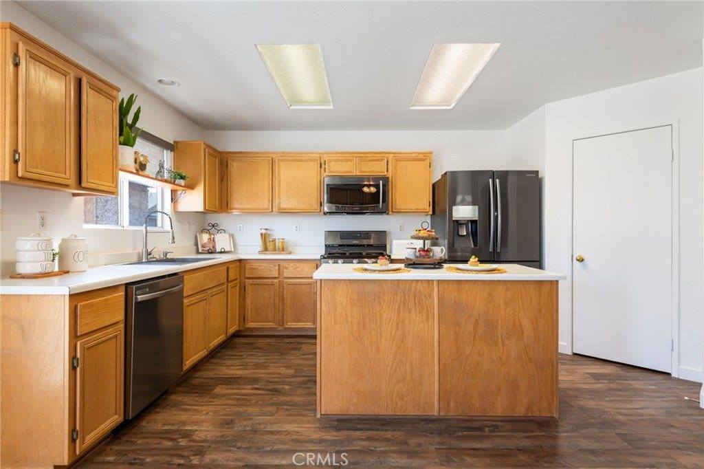 13293 Spicewood Court, Victorville, CA 92392