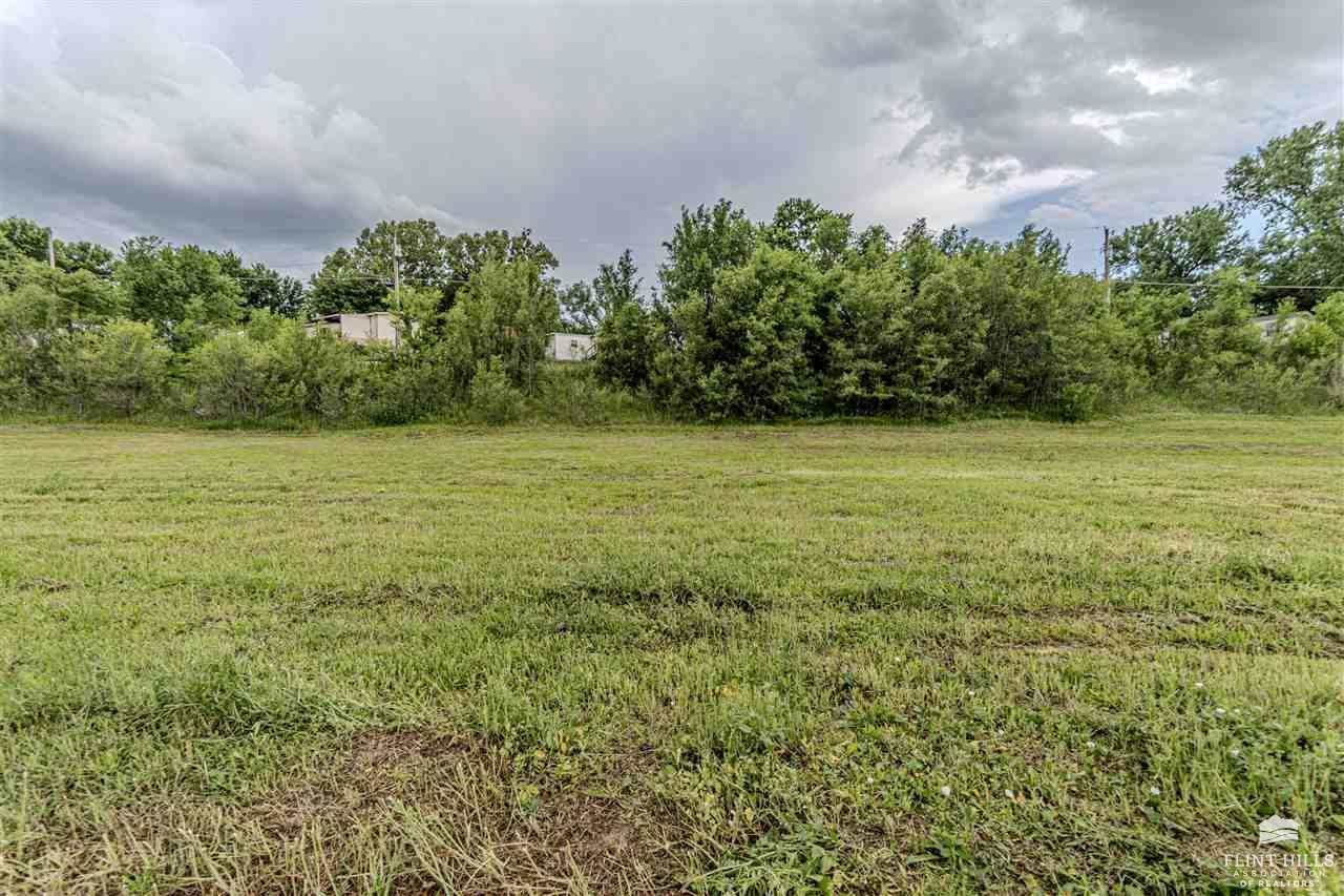 708 & 712 Jerry Drive, Junction City, KS 66441