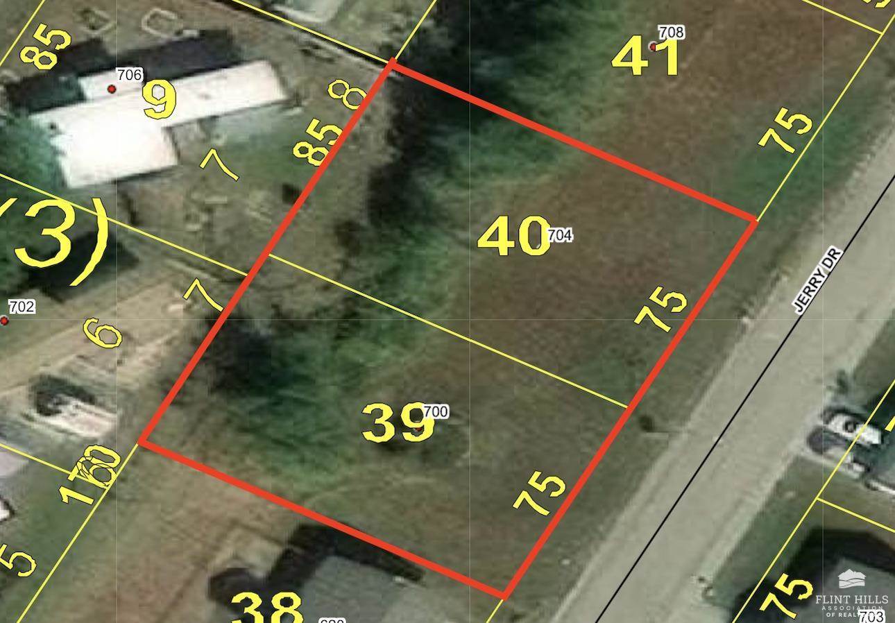 700 & 704 Jerry Drive, Junction City, KS 66441