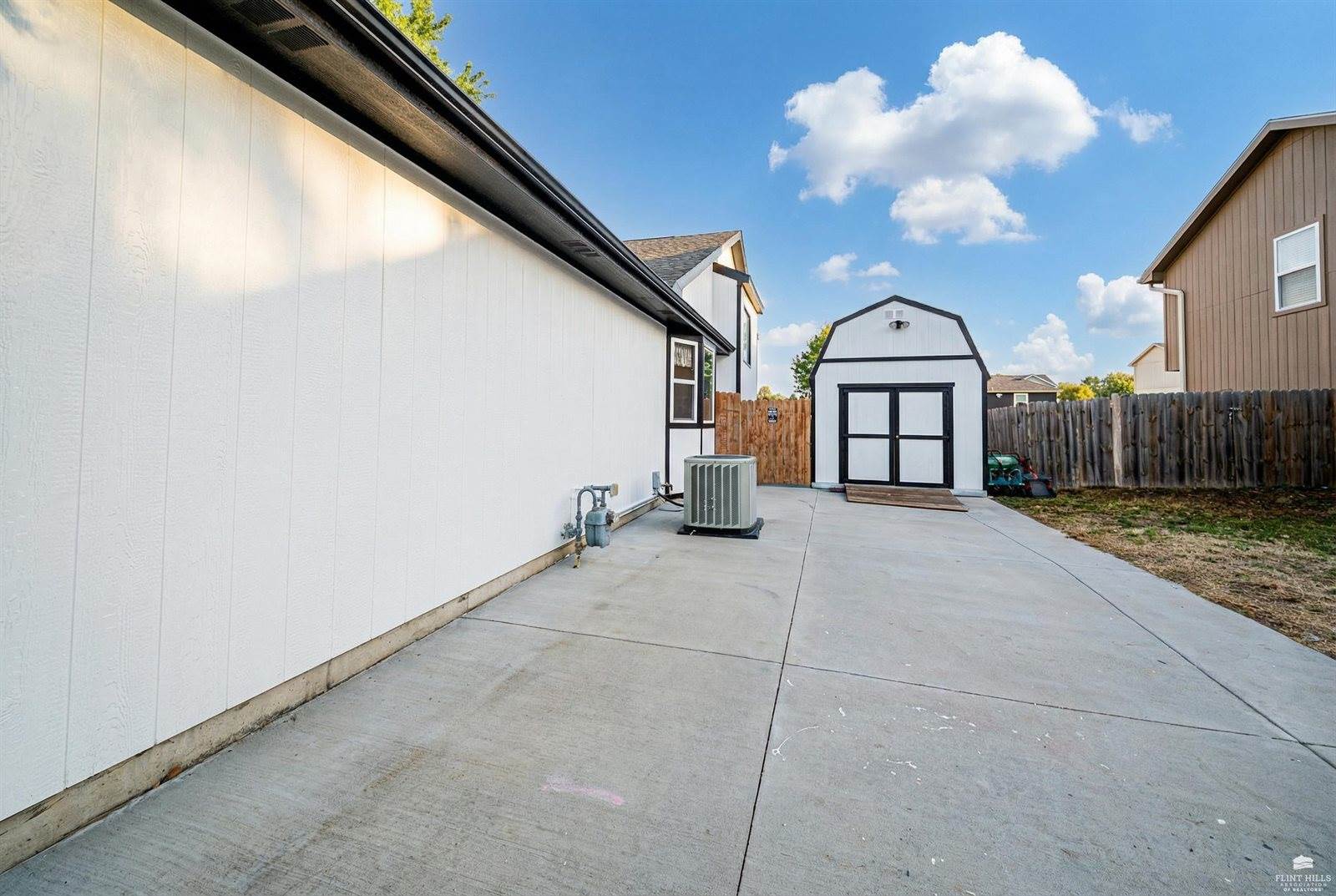 2714 Elm Creek Drive, Junction City, KS 66441