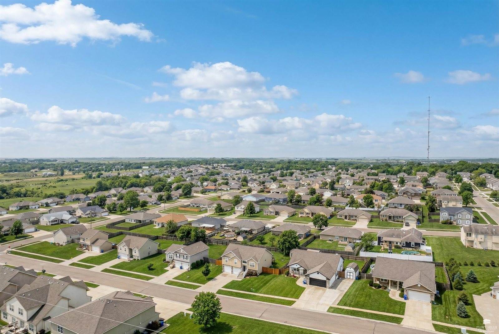 2714 Elm Creek Drive, Junction City, KS 66441