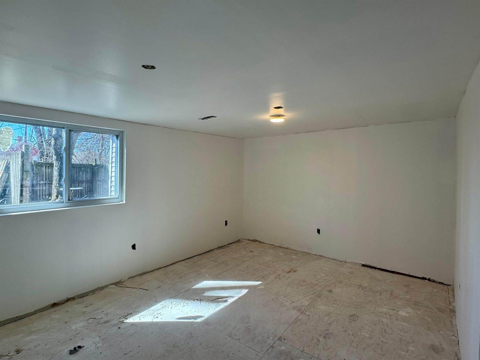 210 East Central Avenue, Delaware, OH 43015