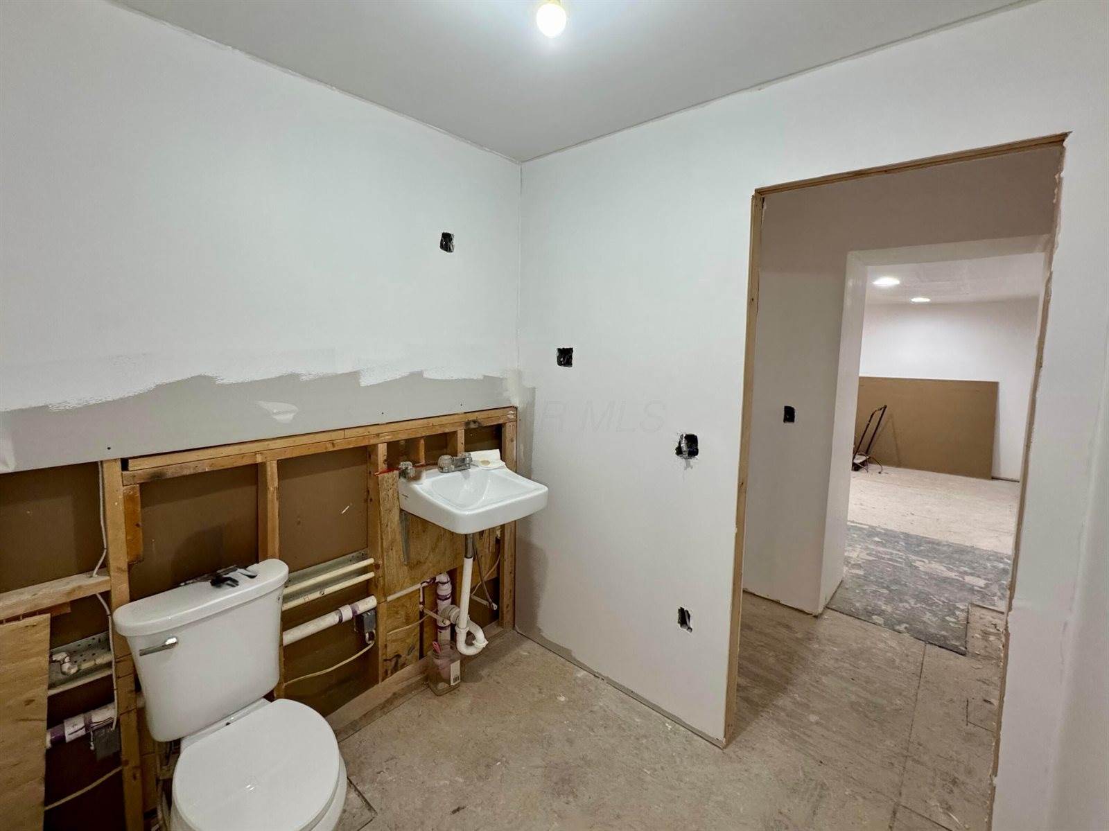 210 East Central Avenue, Delaware, OH 43015