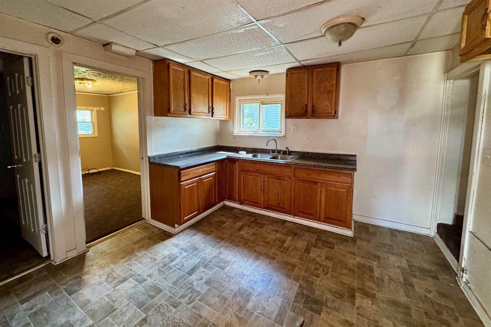 211 East Central Avenue, Delaware, OH 43015