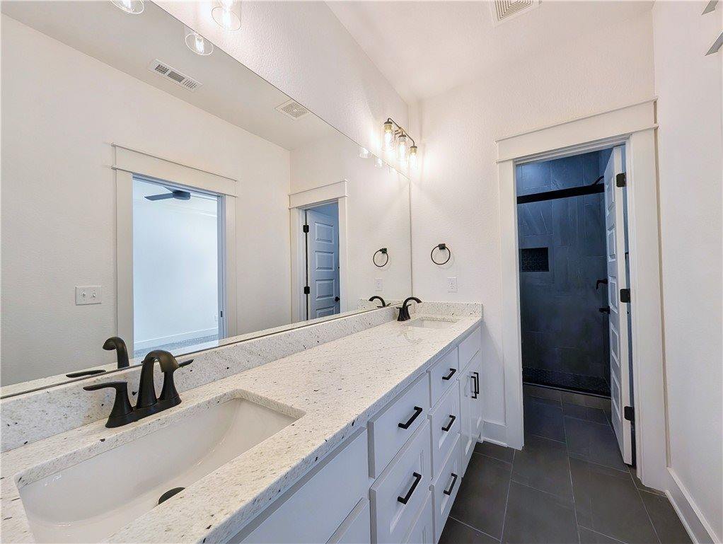 4 Bayloch Lane, Bella Vista, AR 72715