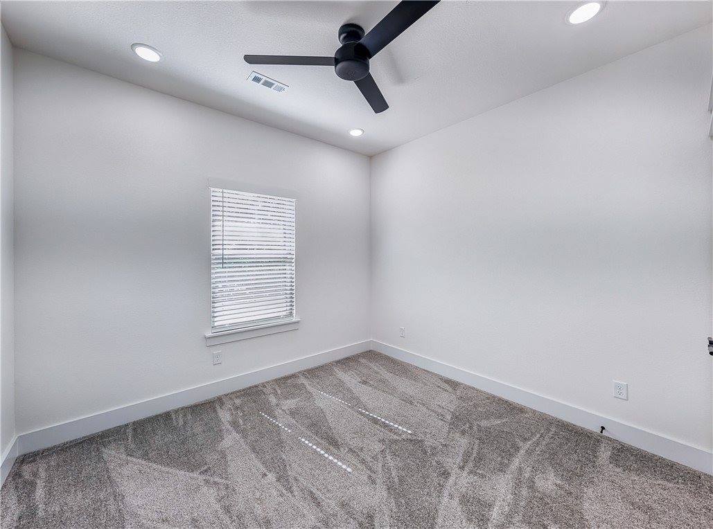 4 Bayloch Lane, Bella Vista, AR 72715