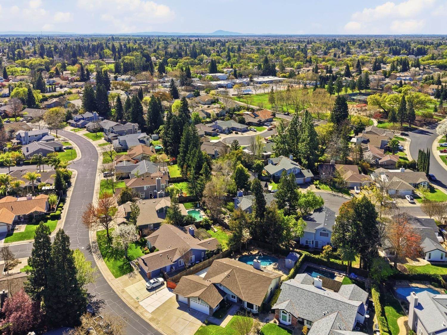 9260 Whittemore Drive, Elk Grove, CA 95624