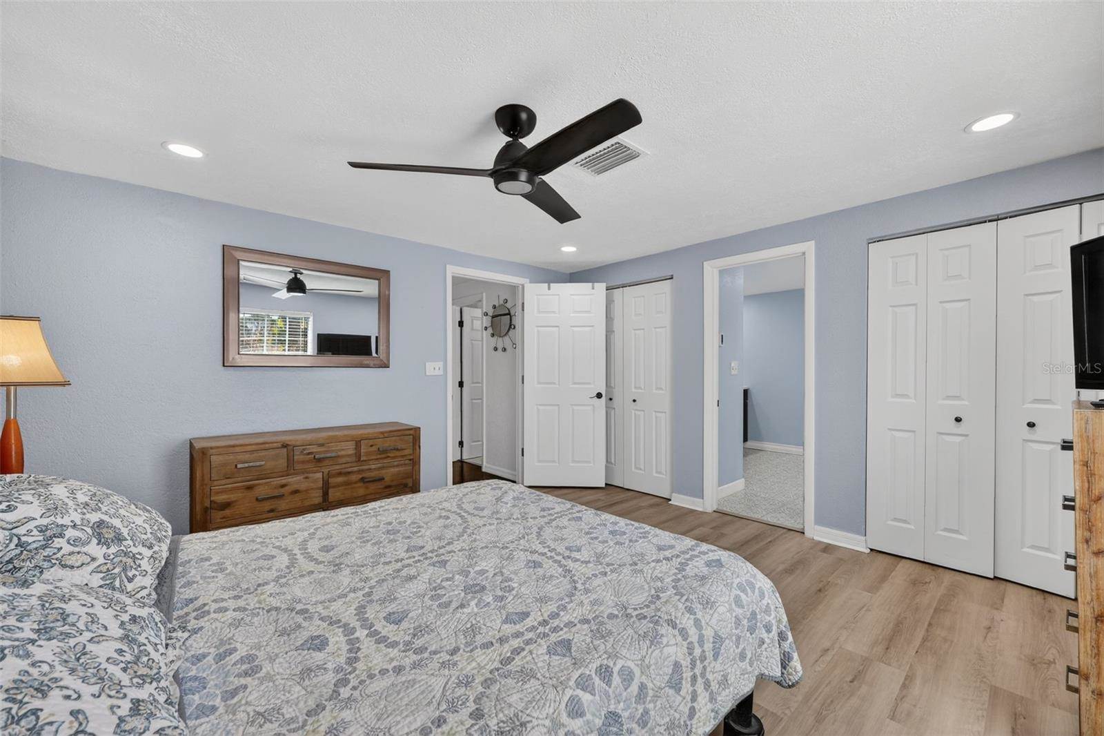 10262 Memorial Highway, Tampa, FL 33615