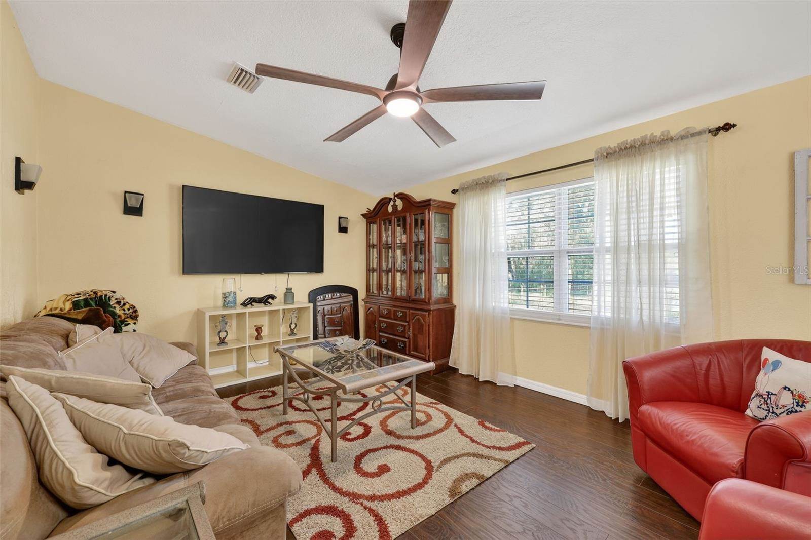 10262 Memorial Highway, Tampa, FL 33615