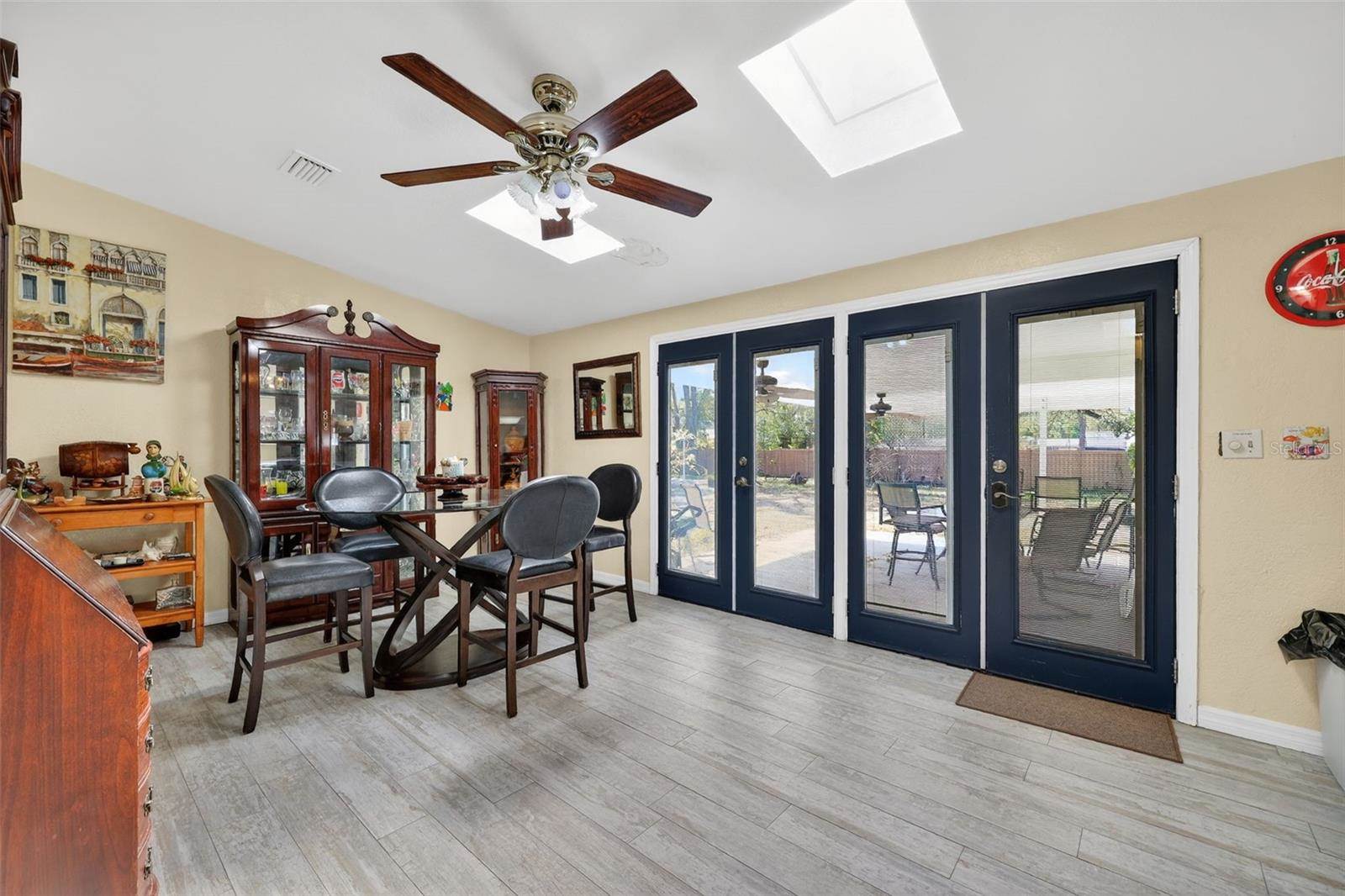 10262 Memorial Highway, Tampa, FL 33615