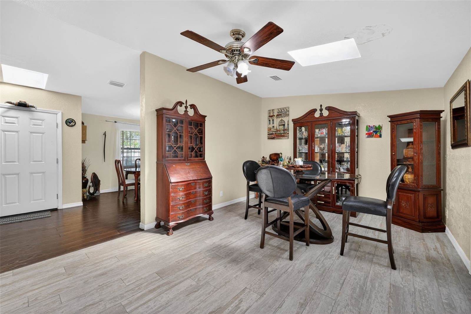 10262 Memorial Highway, Tampa, FL 33615