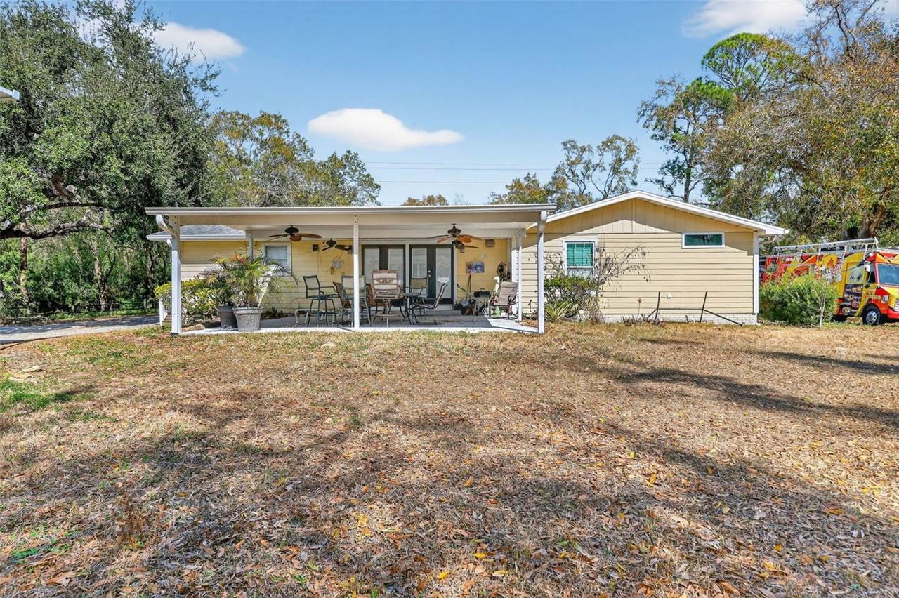 10262 Memorial Highway, Tampa, FL 33615