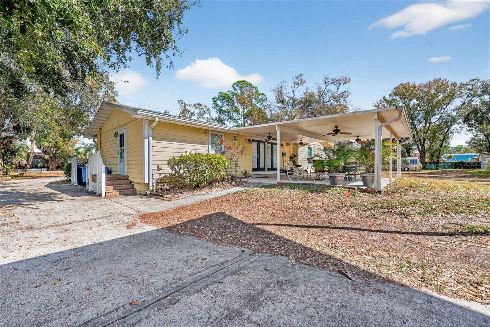 10262 Memorial Highway, Tampa, FL 33615