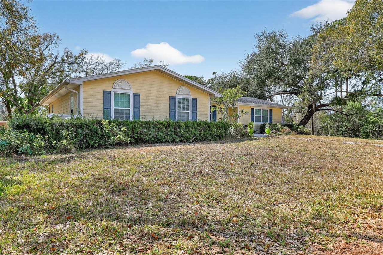 10262 Memorial Highway, Tampa, FL 33615