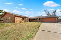 5104 NW Ash Ave, Lawton, OK 73505