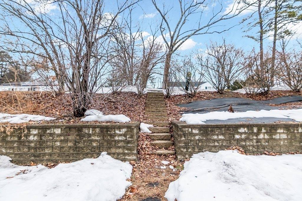 40 Berkshire Avenue, Southwick, MA 01077