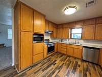 206 C Ave, Cache, OK 73527