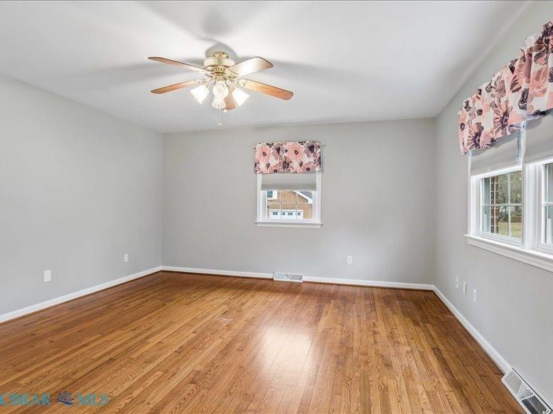 7276 Woody Road, Gloucester, VA 23061