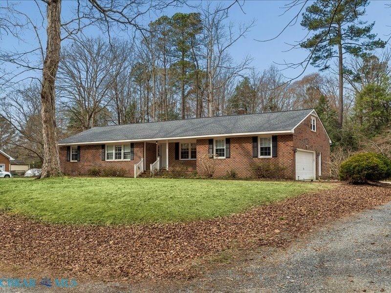 7276 Woody Road, Gloucester, VA 23061