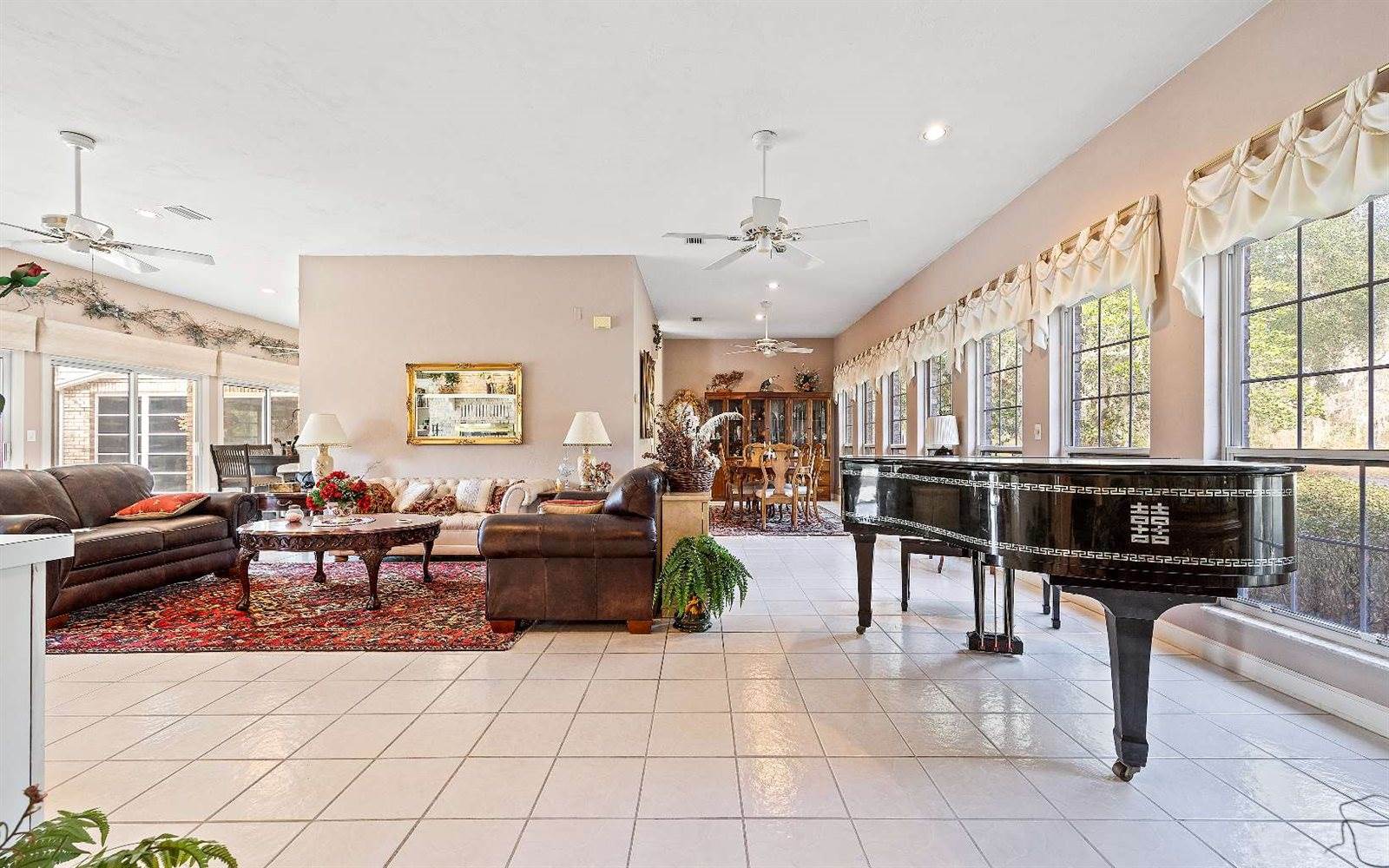 580 SW Aviation Dr, Lake City, FL 32025