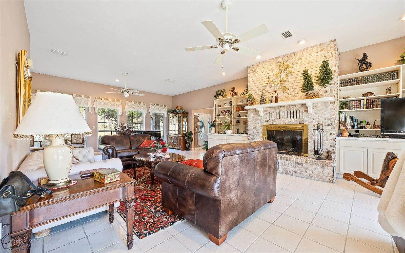 580 SW Aviation Dr, Lake City, FL 32025