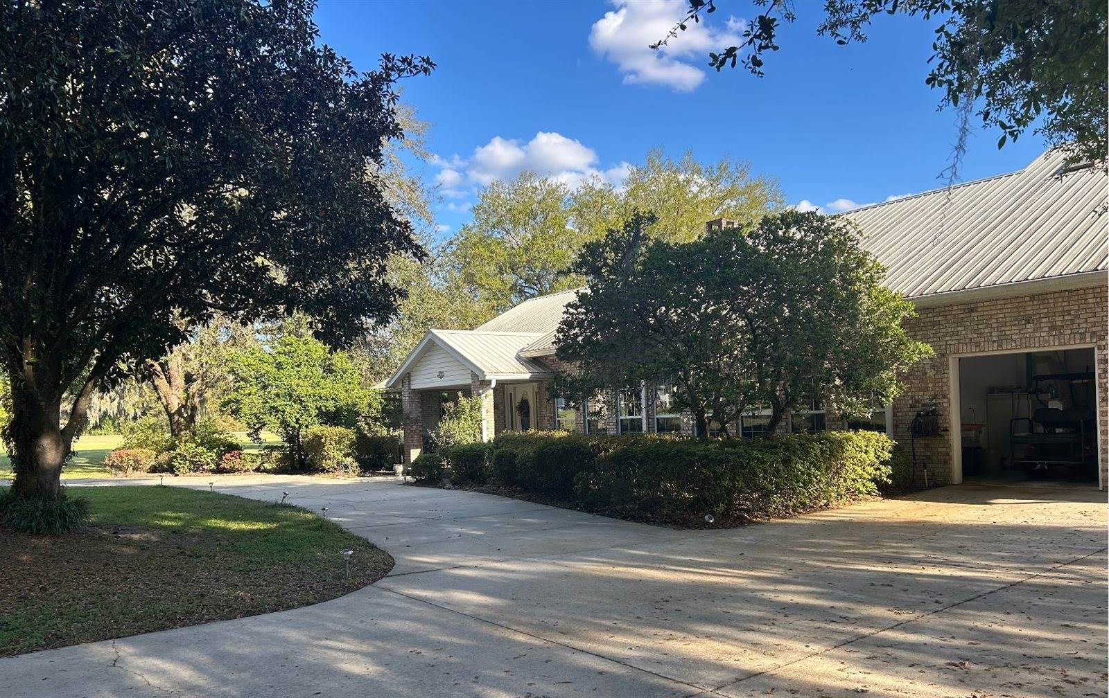 580 SW Aviation Dr, Lake City, FL 32025