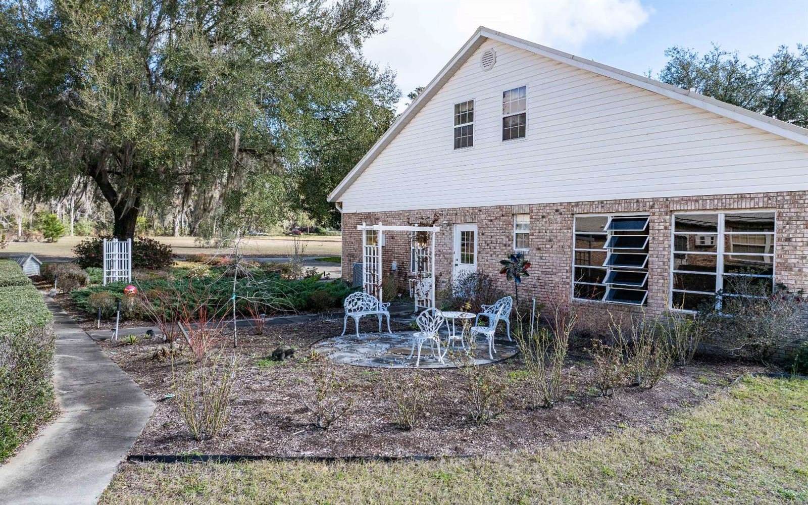 580 SW Aviation Dr, Lake City, FL 32025