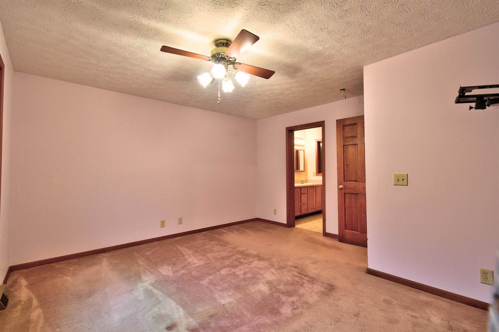 7585 Tree Top Lane, Pigeon, MI 48755