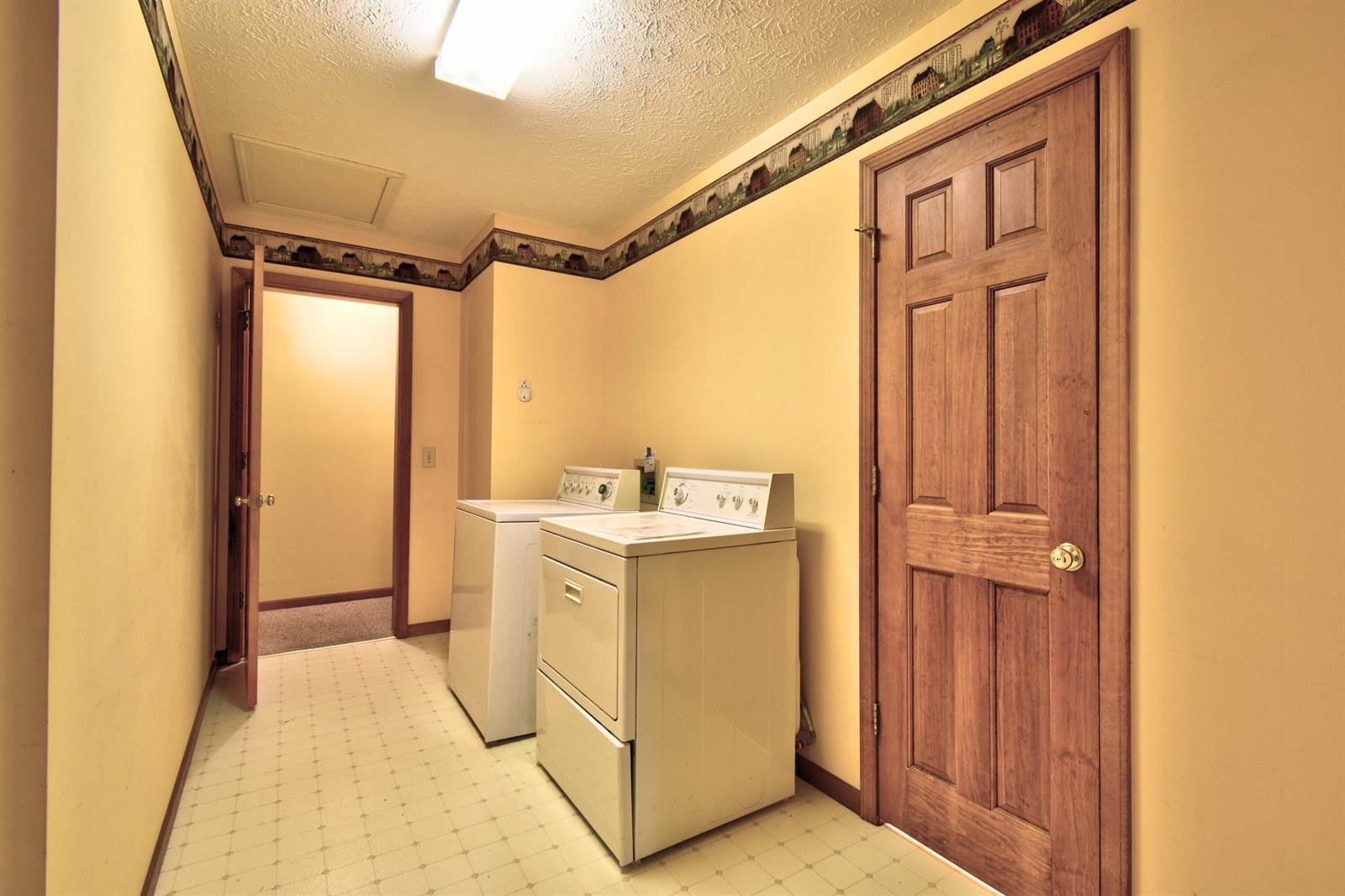 7585 Tree Top Lane, Pigeon, MI 48755