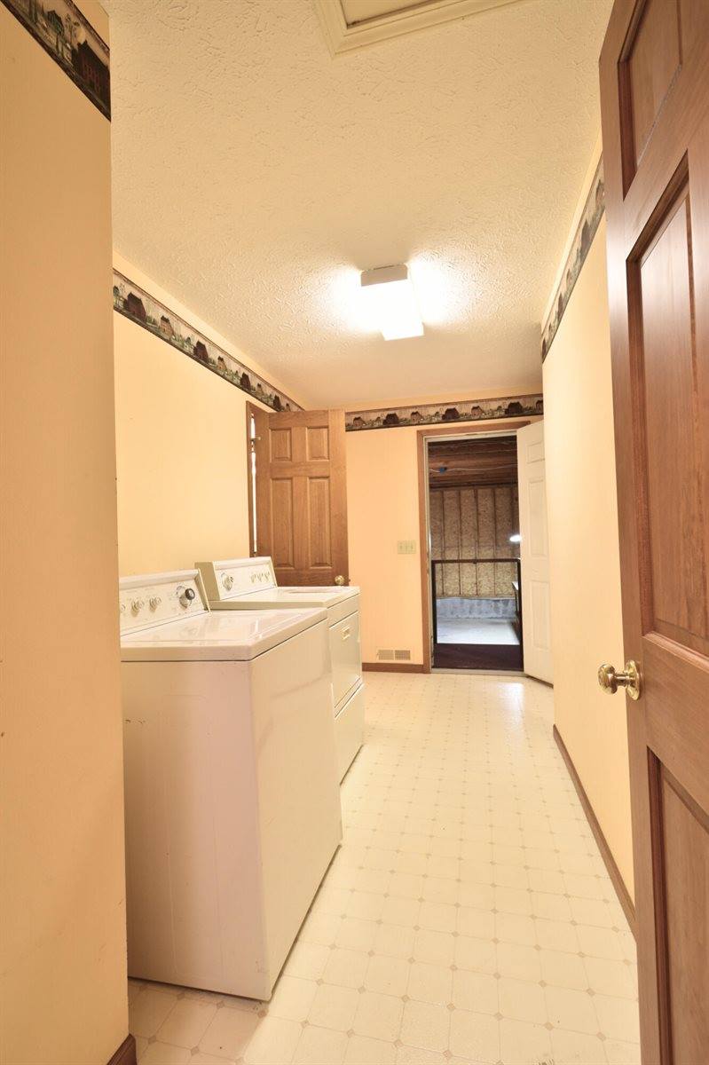 7585 Tree Top Lane, Pigeon, MI 48755