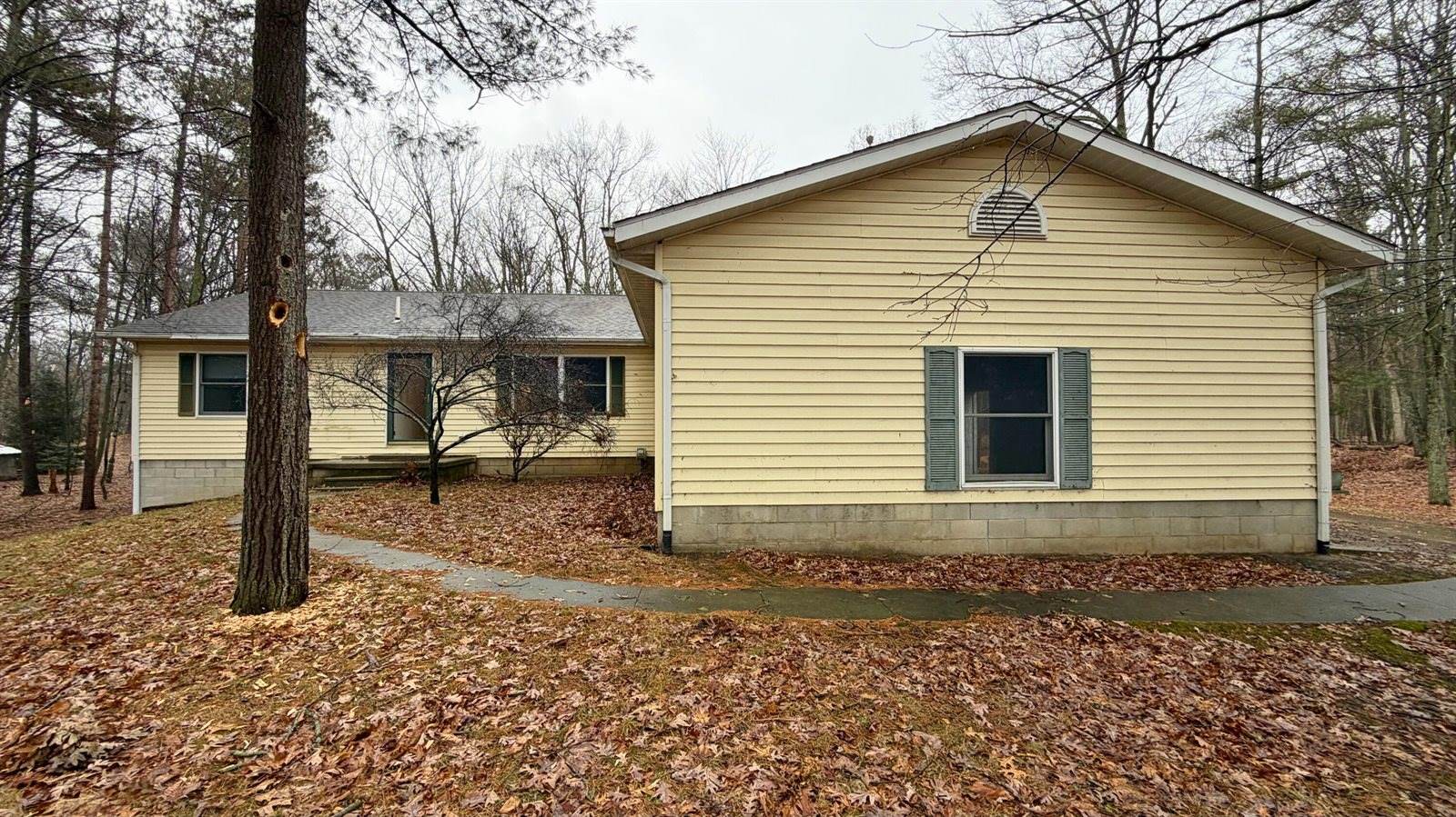 7585 Tree Top Lane, Pigeon, MI 48755