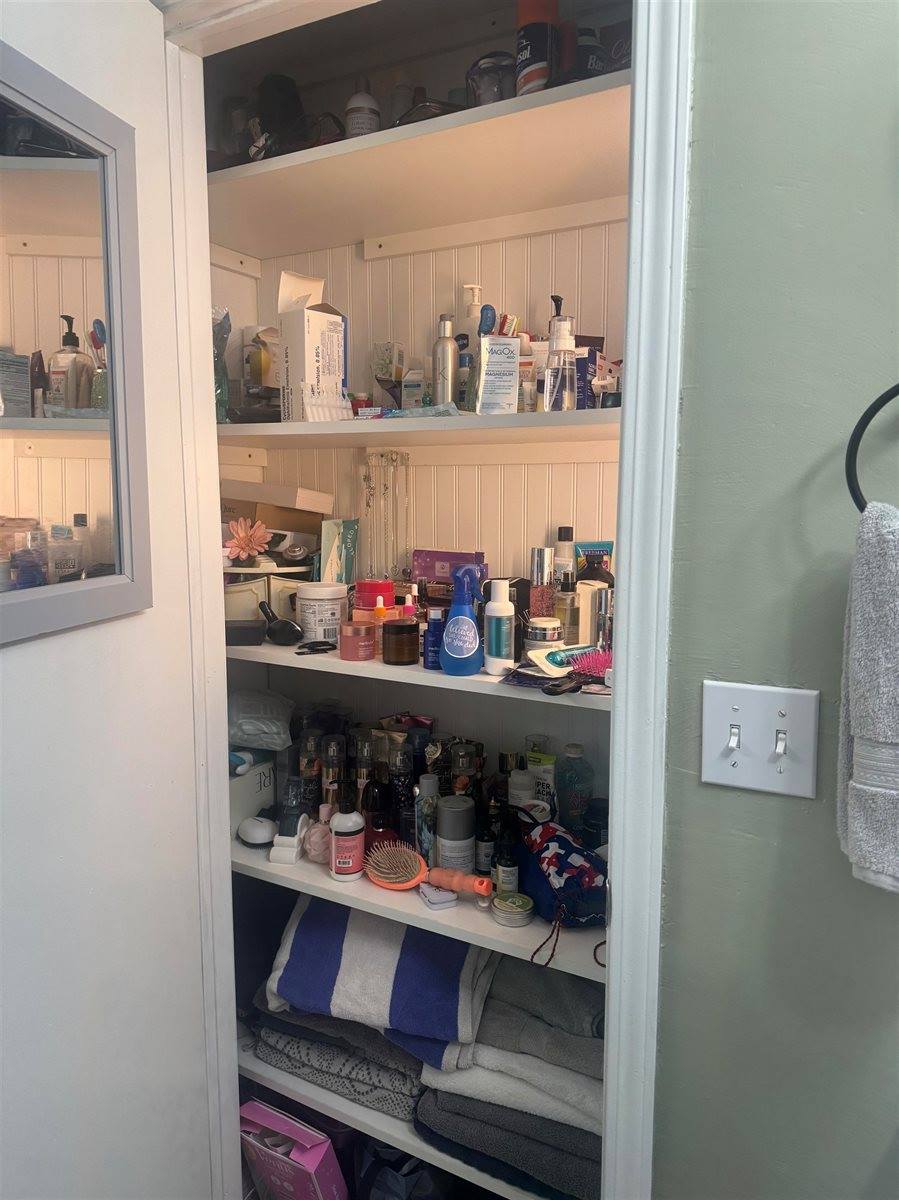 219 Van Buren Street, American Falls, ID 83211