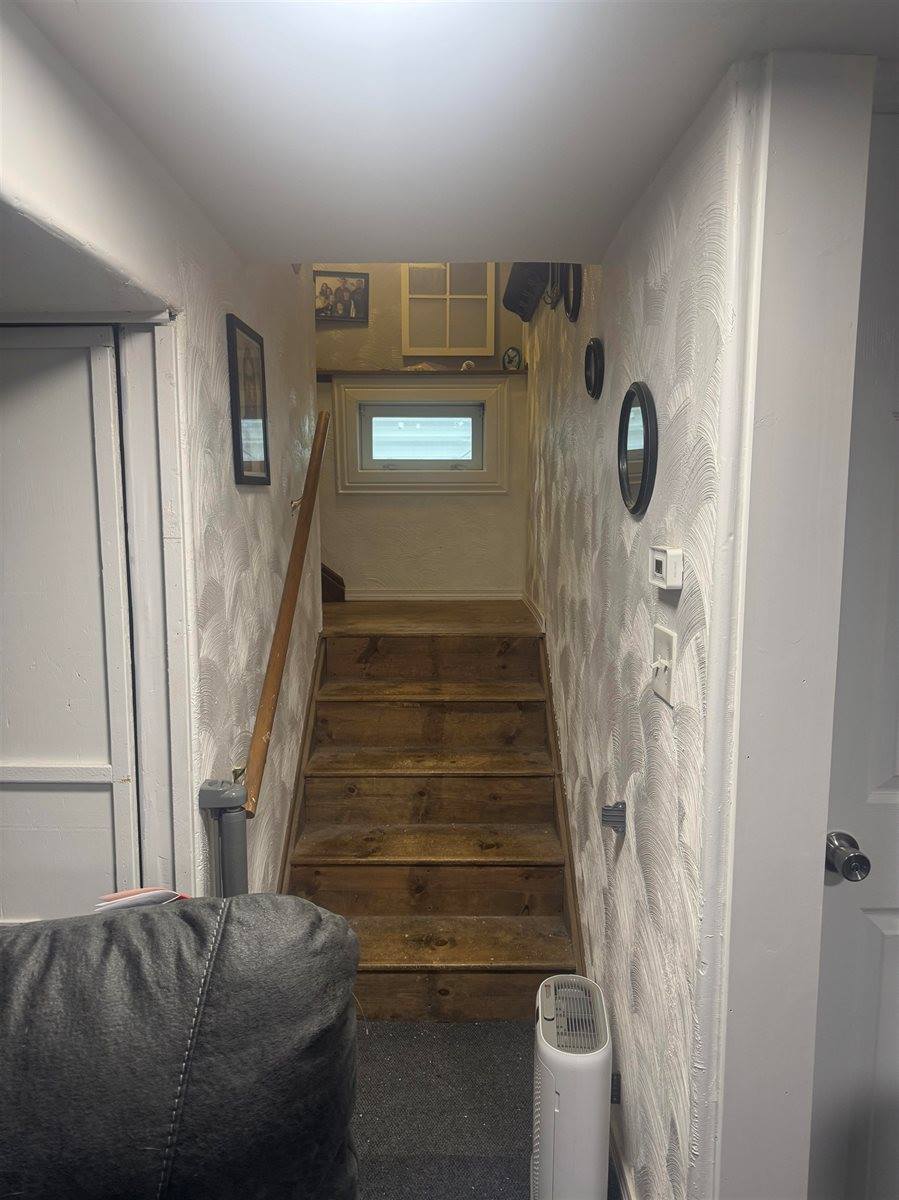 219 Van Buren Street, American Falls, ID 83211