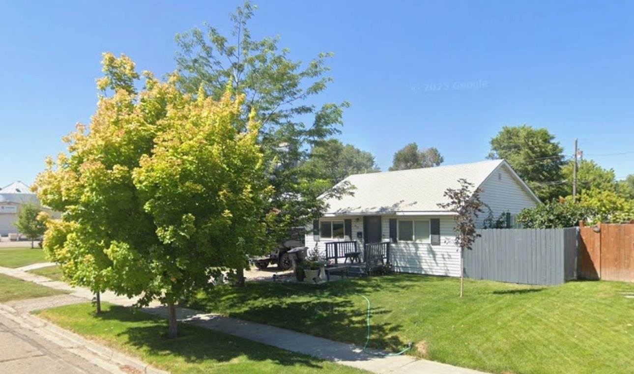 219 Van Buren Street, American Falls, ID 83211