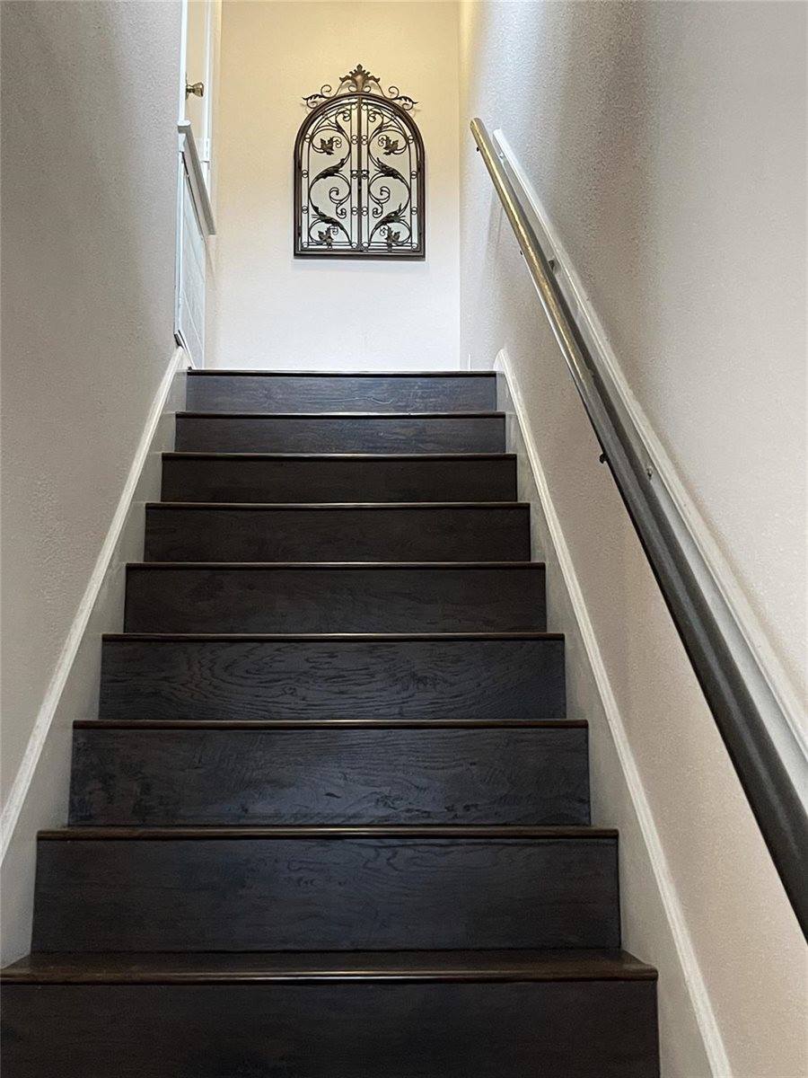 2220 Bering Drive, Houston, TX 77057