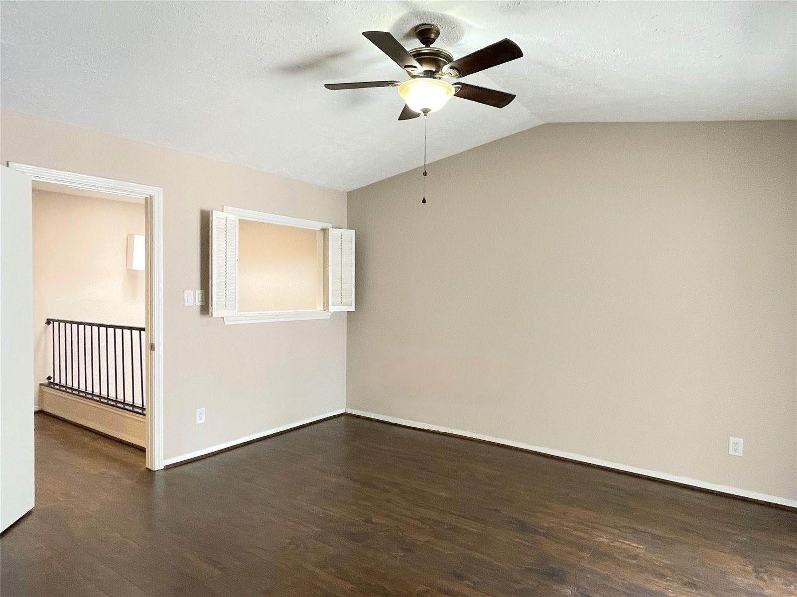 2220 Bering Drive, Houston, TX 77057