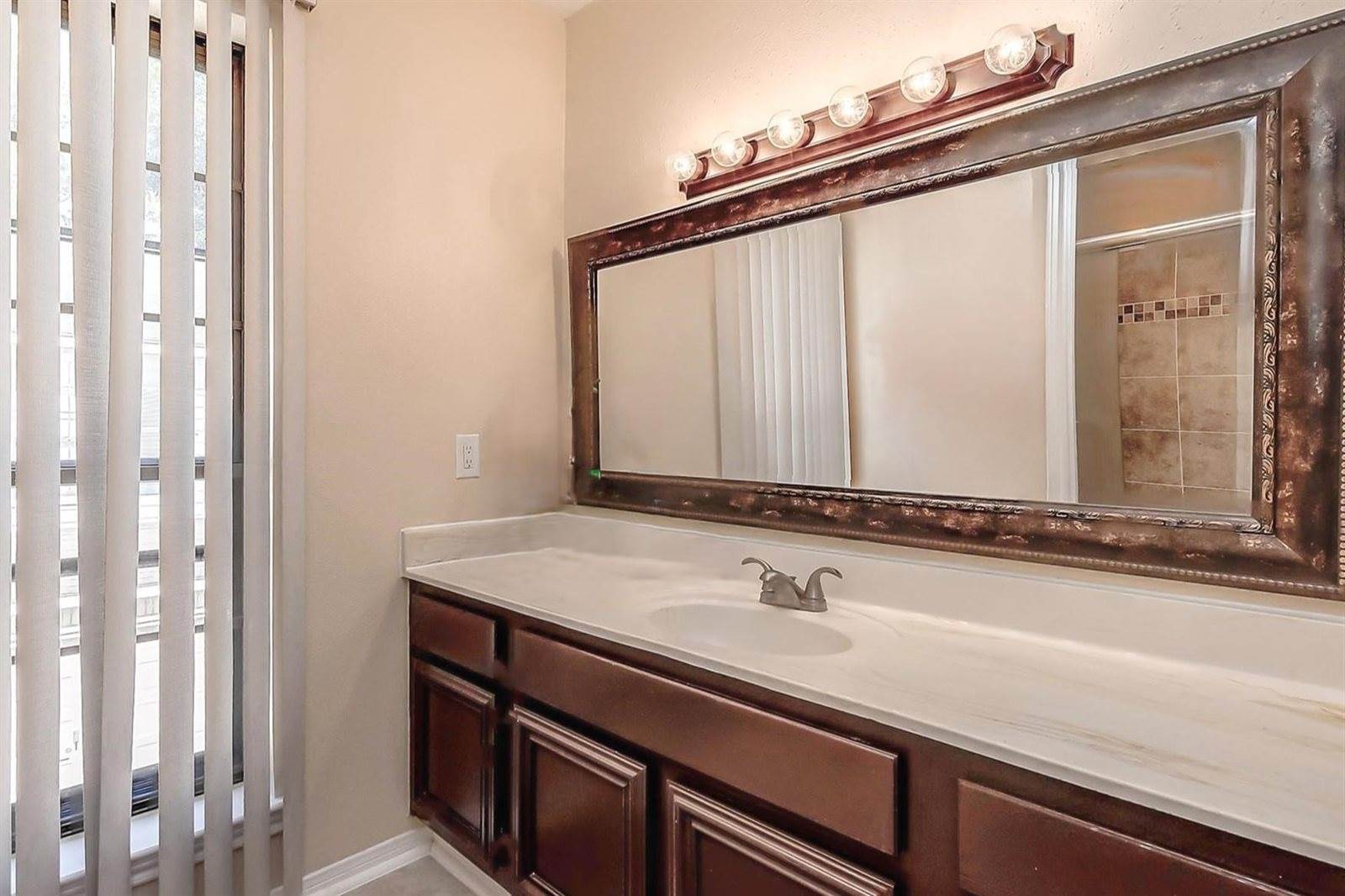 2220 Bering Drive, Houston, TX 77057