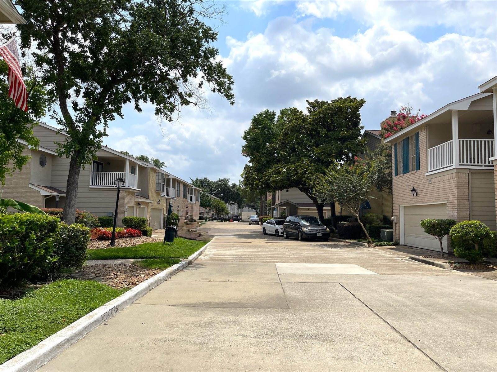 2220 Bering Drive, Houston, TX 77057