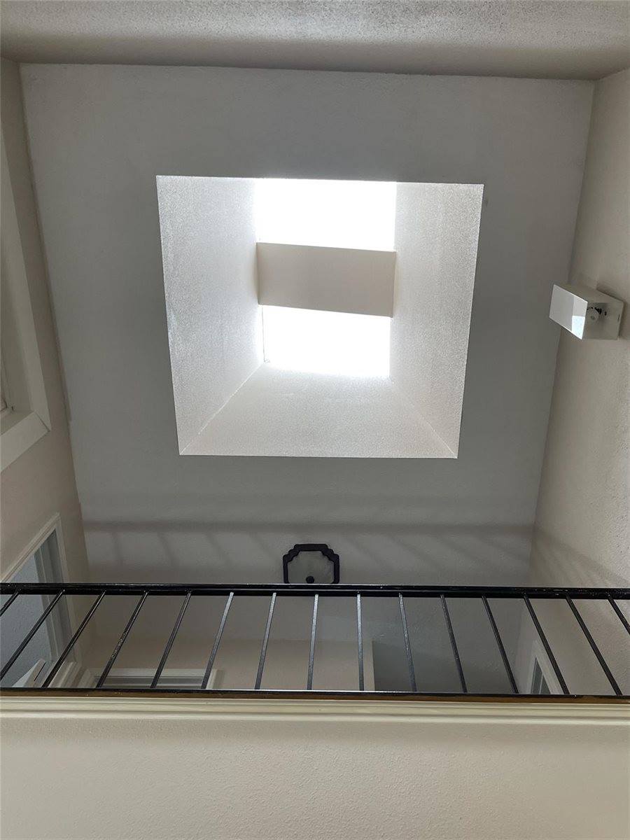 2220 Bering Drive, Houston, TX 77057