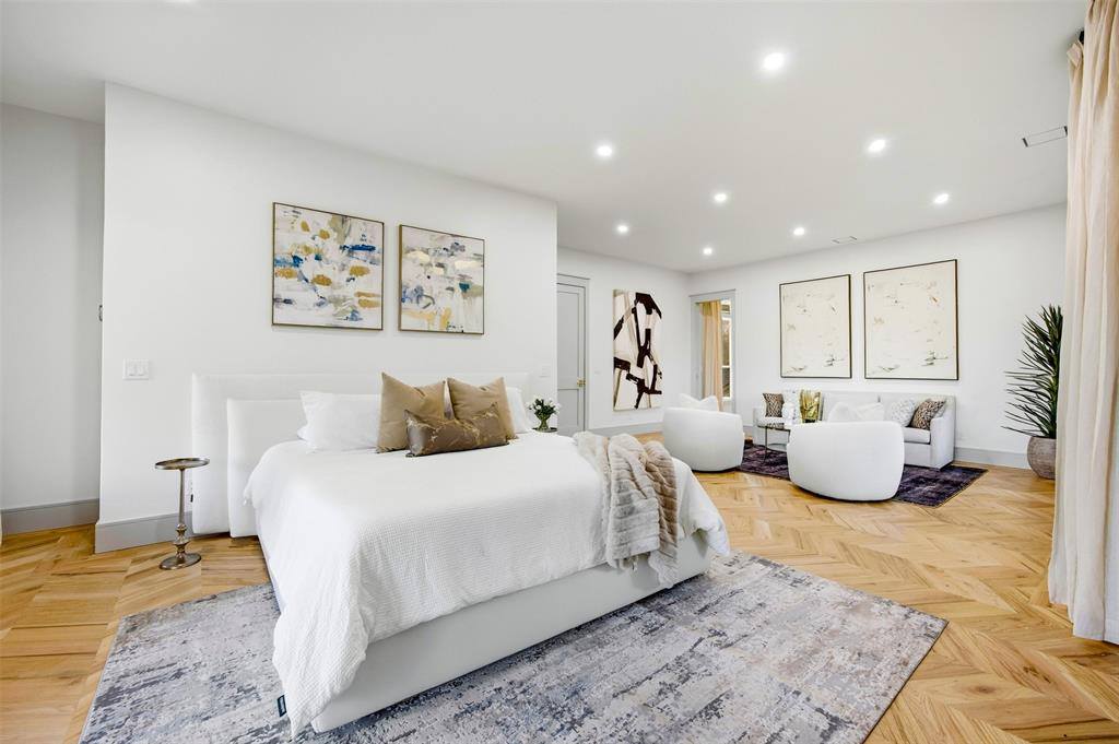 1000 West Wintergreen Road, DeSoto, TX 75115