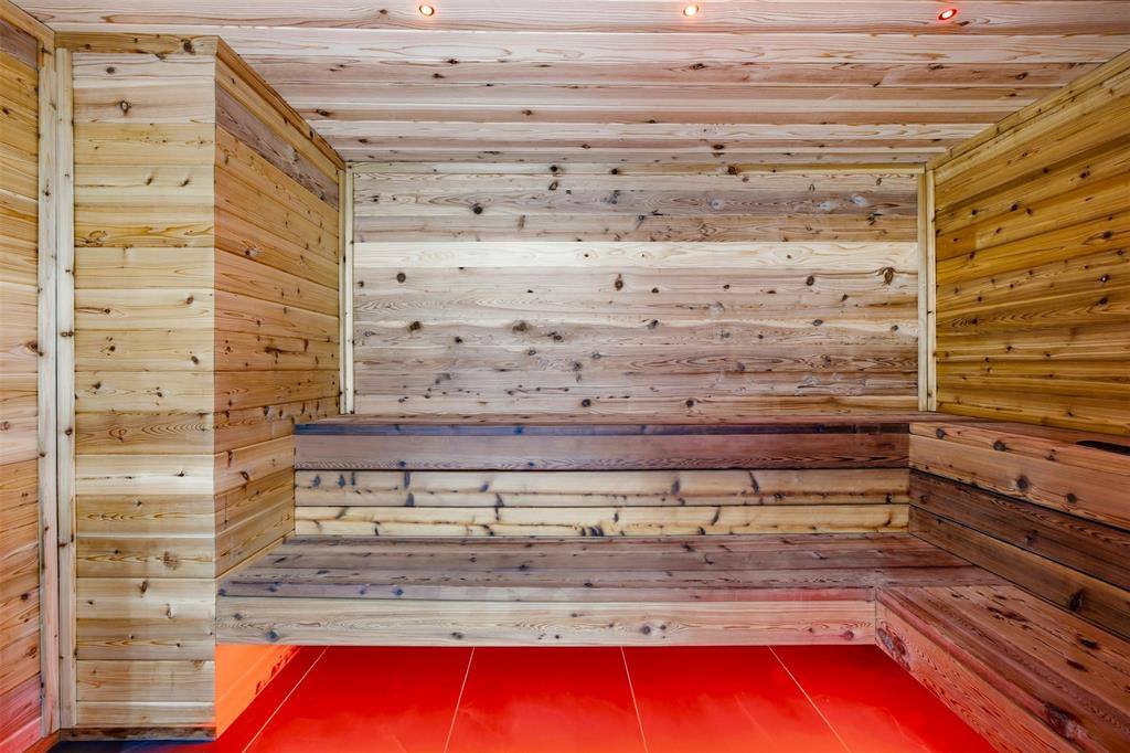 1000 West Wintergreen Road, DeSoto, TX 75115