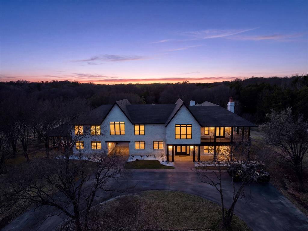 1000 West Wintergreen Road, DeSoto, TX 75115